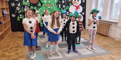 Powiększ grafikę: przedstawienie-swietlicowe-rady-na-bezpieczne-ferie-670506.jpg