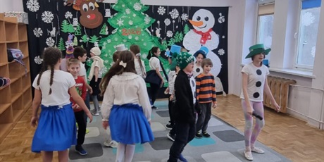 Powiększ grafikę: przedstawienie-swietlicowe-rady-na-bezpieczne-ferie-670507.jpg