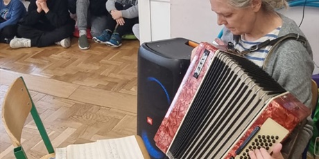 Powiększ grafikę: przedstawienie-swietlicowe-rady-na-bezpieczne-ferie-670509.jpg