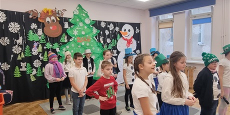 Powiększ grafikę: przedstawienie-swietlicowe-rady-na-bezpieczne-ferie-670510.jpg