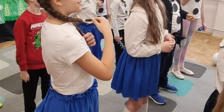 Powiększ grafikę: przedstawienie-swietlicowe-rady-na-bezpieczne-ferie-670519.jpg