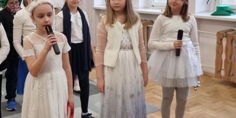 Powiększ grafikę: przedstawienie-swietlicowe-rady-na-bezpieczne-ferie-670533.jpg