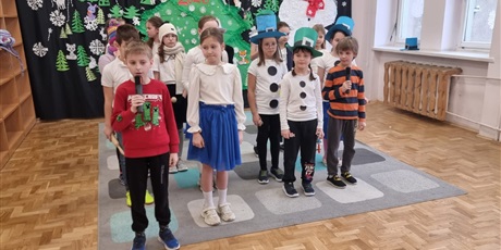 Powiększ grafikę: przedstawienie-swietlicowe-rady-na-bezpieczne-ferie-670542.jpg