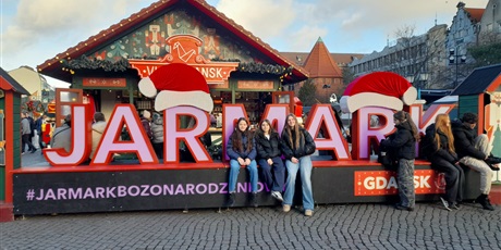 Powiększ grafikę: przedswiateczne-wyjscie-7b-668478.jpg