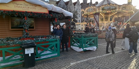 Powiększ grafikę: przedswiateczne-wyjscie-7b-668479.jpg