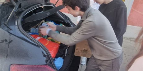 Powiększ grafikę: razem-mozemy-wiecej-pomagamy-zwierzakom-z-promyka-667220.jpg