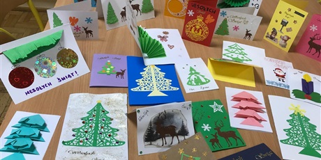 Powiększ grafikę: rodzinne-warsztaty-tworzenia-kartek-swiatecznych-664339.jpg