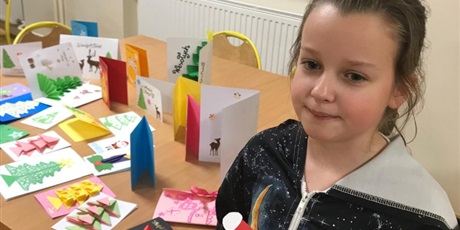 Powiększ grafikę: rodzinne-warsztaty-tworzenia-kartek-swiatecznych-664345.jpg