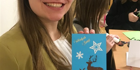 Powiększ grafikę: rodzinne-warsztaty-tworzenia-kartek-swiatecznych-664353.jpg