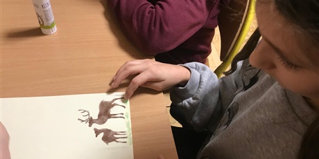 Powiększ grafikę: rodzinne-warsztaty-tworzenia-kartek-swiatecznych-664359.jpg