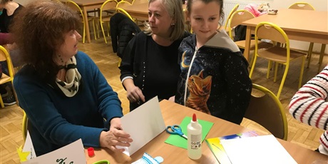 Powiększ grafikę: rodzinne-warsztaty-tworzenia-kartek-swiatecznych-664363.jpg