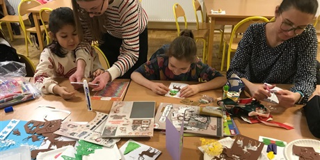 Powiększ grafikę: rodzinne-warsztaty-tworzenia-kartek-swiatecznych-664371.jpg