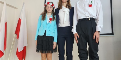 Powiększ grafikę: sukces-w-konkursie-recytatorskim-611764.jpg