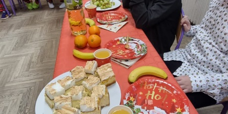 Powiększ grafikę: swiateczna-atmosfera-w-klasach-wigilie-klasowe-667230.jpg