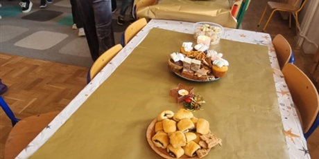 Powiększ grafikę: swiateczna-atmosfera-w-klasach-wigilie-klasowe-667233.jpg