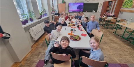 Powiększ grafikę: swiateczna-atmosfera-w-klasach-wigilie-klasowe-667240.jpg