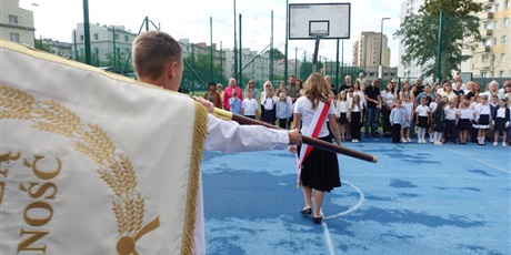 Powiększ grafikę: szczesliwego-nowego-roku-szkolnego-710601.jpg