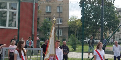 Powiększ grafikę: szczesliwego-nowego-roku-szkolnego-710609.jpg