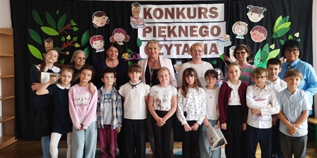 Powiększ grafikę: szkolny-konkurs-czytania-695588.jpg
