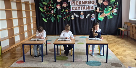 Powiększ grafikę: szkolny-konkurs-czytania-695594.jpg