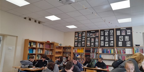 Powiększ grafikę: szkolny-konkurs-znajomosci-jezyka-polskiego-dla-obcokrajowcow-624808.jpg