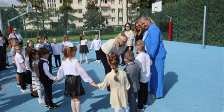 Powiększ grafikę: uroczyste-rozpoczecie-roku-szk-2025-2026-636540.jpg