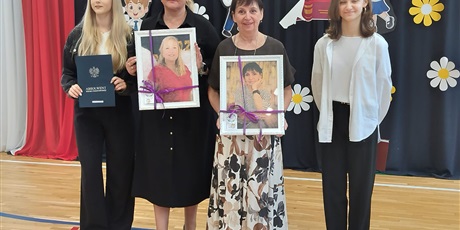 Powiększ grafikę: uroczyste-zakonczenie-roku-szkolnego-klas-osmych-630123.jpg