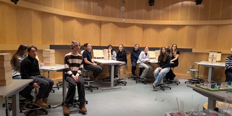 Powiększ grafikę: viia-odwiedzila-cn-experyment-679531.jpg