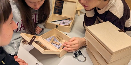 Powiększ grafikę: viia-odwiedzila-cn-experyment-679533.jpg