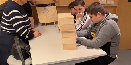 Powiększ grafikę: viia-odwiedzila-cn-experyment-679535.jpg