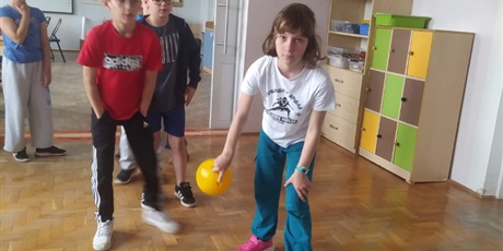Powiększ grafikę: wiosenny-turniej-klas-630049.jpg