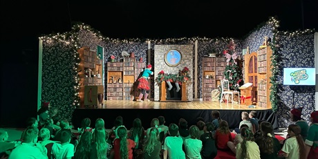 Powiększ grafikę: wizyta-w-wielkiej-fabryce-elfow-662638.jpg