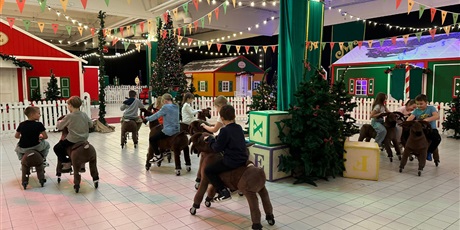 Powiększ grafikę: wizyta-w-wielkiej-fabryce-elfow-662645.jpg