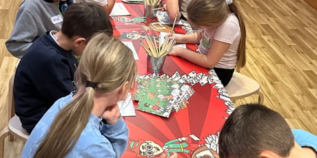 Powiększ grafikę: wizyta-w-wielkiej-fabryce-elfow-662649.jpg