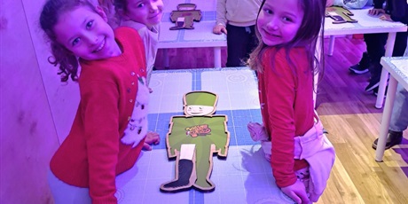 Powiększ grafikę: wizyta-w-wielkiej-fabryce-elfow-662654.jpg