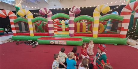 Powiększ grafikę: wizyta-w-wielkiej-fabryce-elfow-662656.jpg