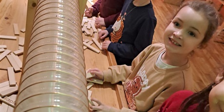 Powiększ grafikę: wizyta-w-wielkiej-fabryce-elfow-662661.jpg