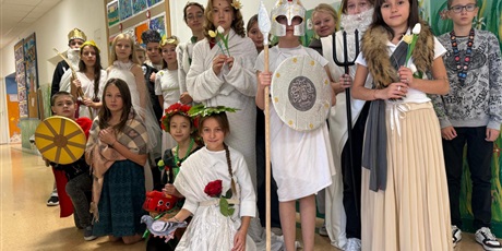 Wokół mitów greckich