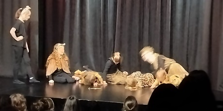 Powiększ grafikę: wyjscie-6a-do-teatru-na-spektakl-gwiazda-zyczen-626364.jpg