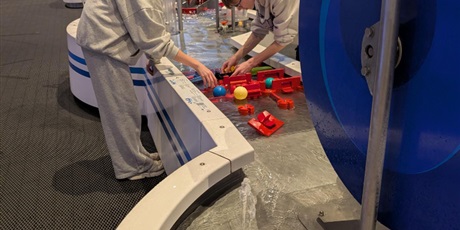 Powiększ grafikę: zajecia-8b-w-centrum-nauki-experyment-668925.jpg