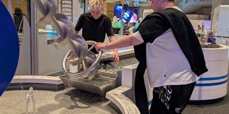 Powiększ grafikę: zajecia-8b-w-centrum-nauki-experyment-668926.jpg