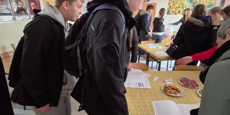 Powiększ grafikę: zajecia-z-doradztwa-zawodowego-704505.jpg