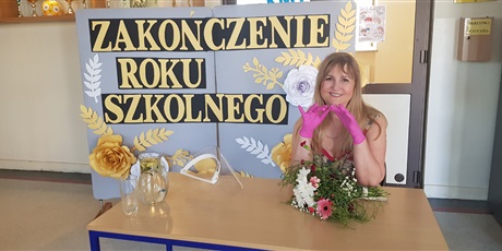 Powiększ grafikę: zakonczenie-roku-szkolnego-2019-2020-200680.jpg