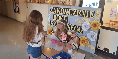 Powiększ grafikę: zakonczenie-roku-szkolnego-2019-2020-200694.jpg