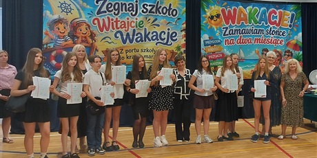 Powiększ grafikę: zakonczenie-roku-szkolnego-klas-0-7-705976.jpg