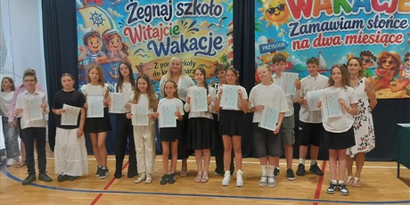 Powiększ grafikę: zakonczenie-roku-szkolnego-klas-0-7-705981.jpg