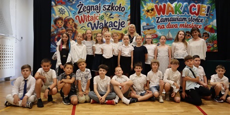 Powiększ grafikę: zakonczenie-roku-szkolnego-klas-0-7-706001.jpg