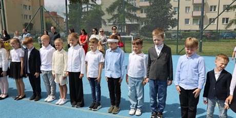 Powiększ grafikę: zakonczenie-roku-szkolnego-klas-1-3-634745.jpg