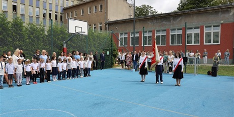 Powiększ grafikę: zakonczenie-roku-szkolnego-klas-1-3-634746.jpg