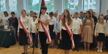 Powiększ grafikę: zakonczenie-roku-szkolnego-klas-iv-vii-630336.jpg